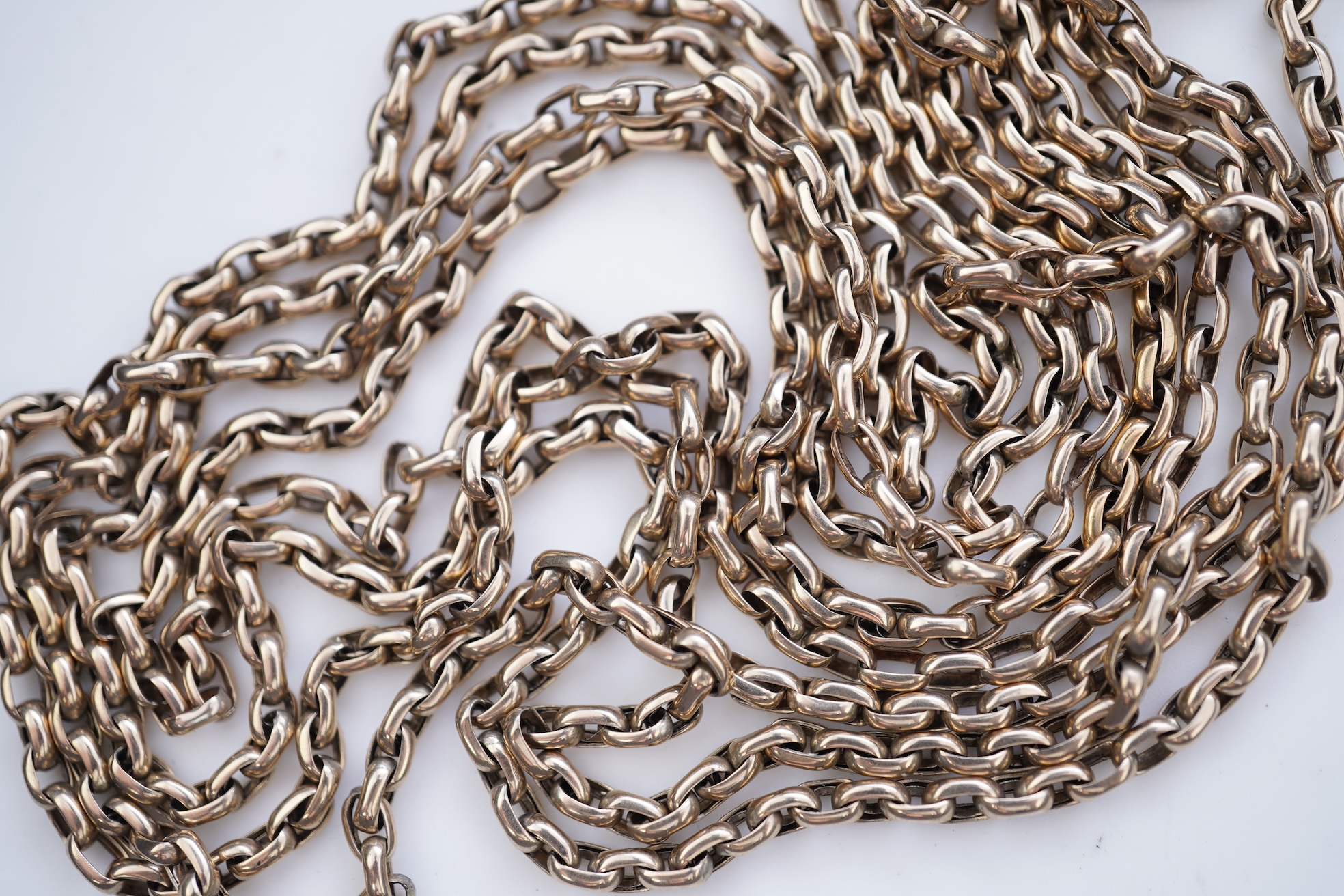 A gold long guard chain, late 19th/early 20th century